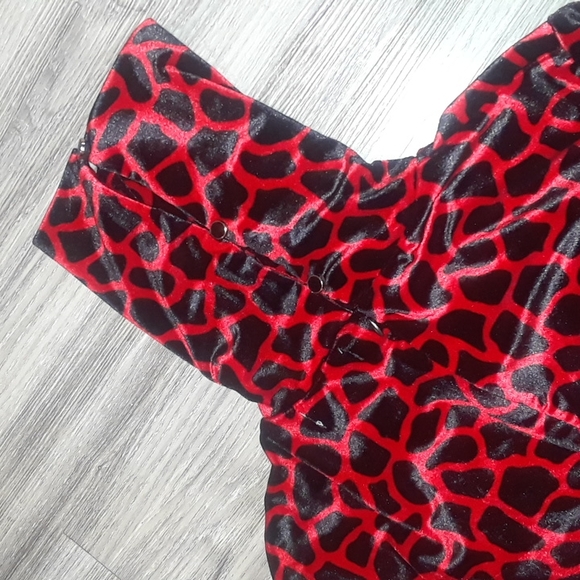 Soft Luxe Velvet Dress in Red and Black Animal Giraffe Print Cowl Neck - Picture 3 of 5